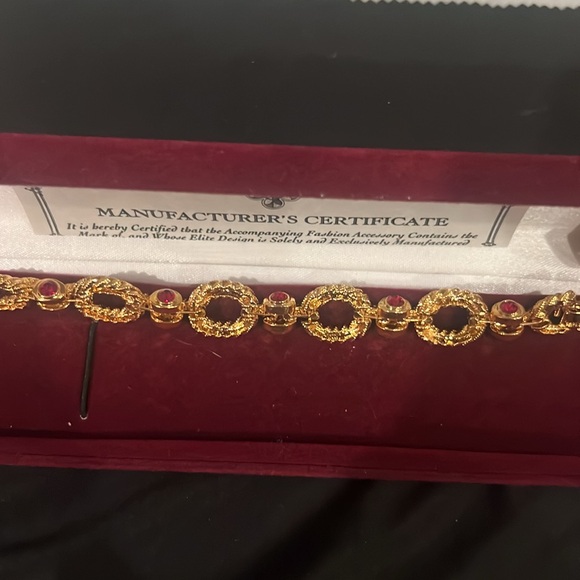 Camrose & Kross Jacqueline Kennedy 14K Gold Plate Rope Link Red Crystal Bracelet - Picture 3 of 3